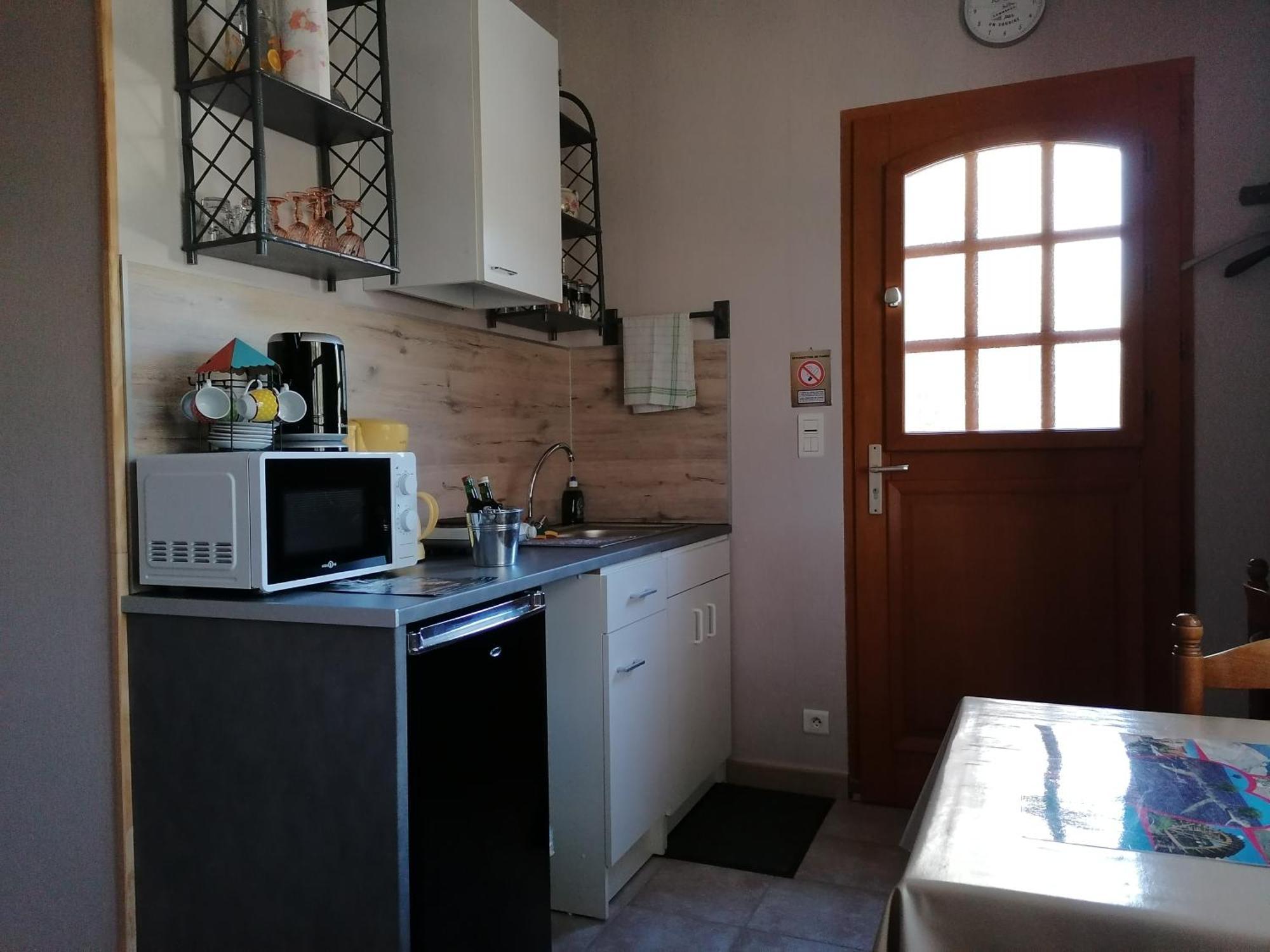 Studio Meuble Independant Chez L'Habitant Uchaux Luaran gambar